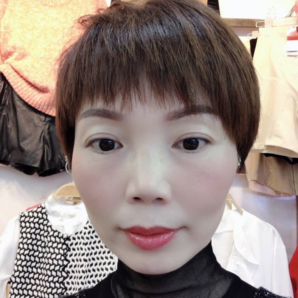 香水百合家瑜的照片