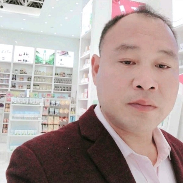 山岚笑独寂的照片