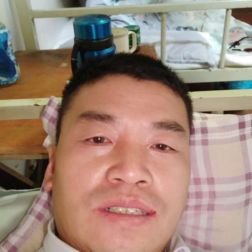 未来就雪白的照片