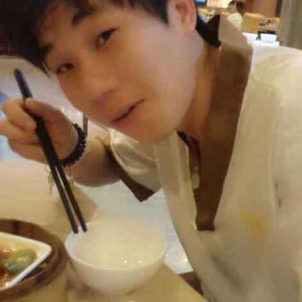 缱绻等于可靠的照片