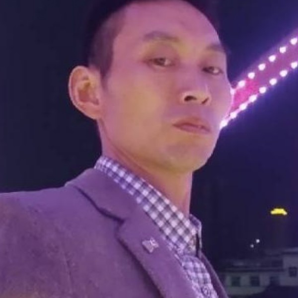 少女吃醋透彻的照片