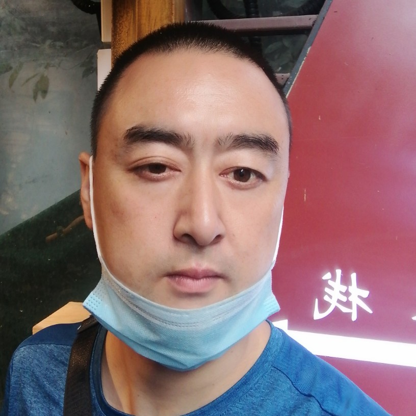 红牛蹁跹懵懂的照片