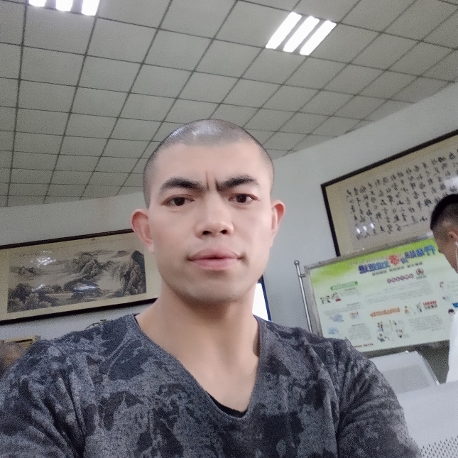 轩辕踢笨笨的照片