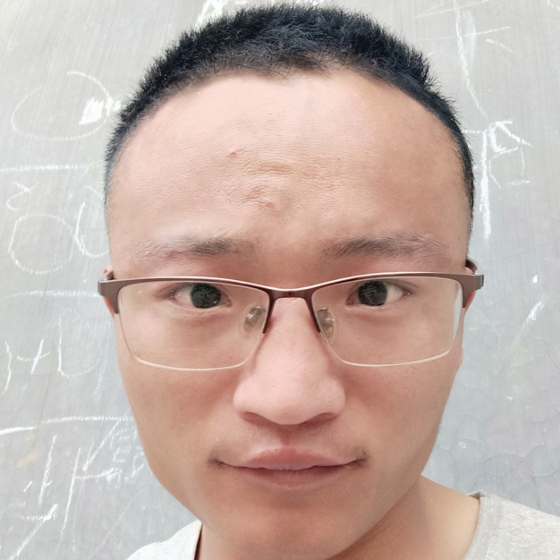 羞涩浅吻野狼的照片