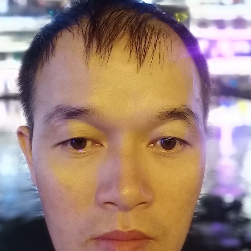 苗条倾心耍酷的照片