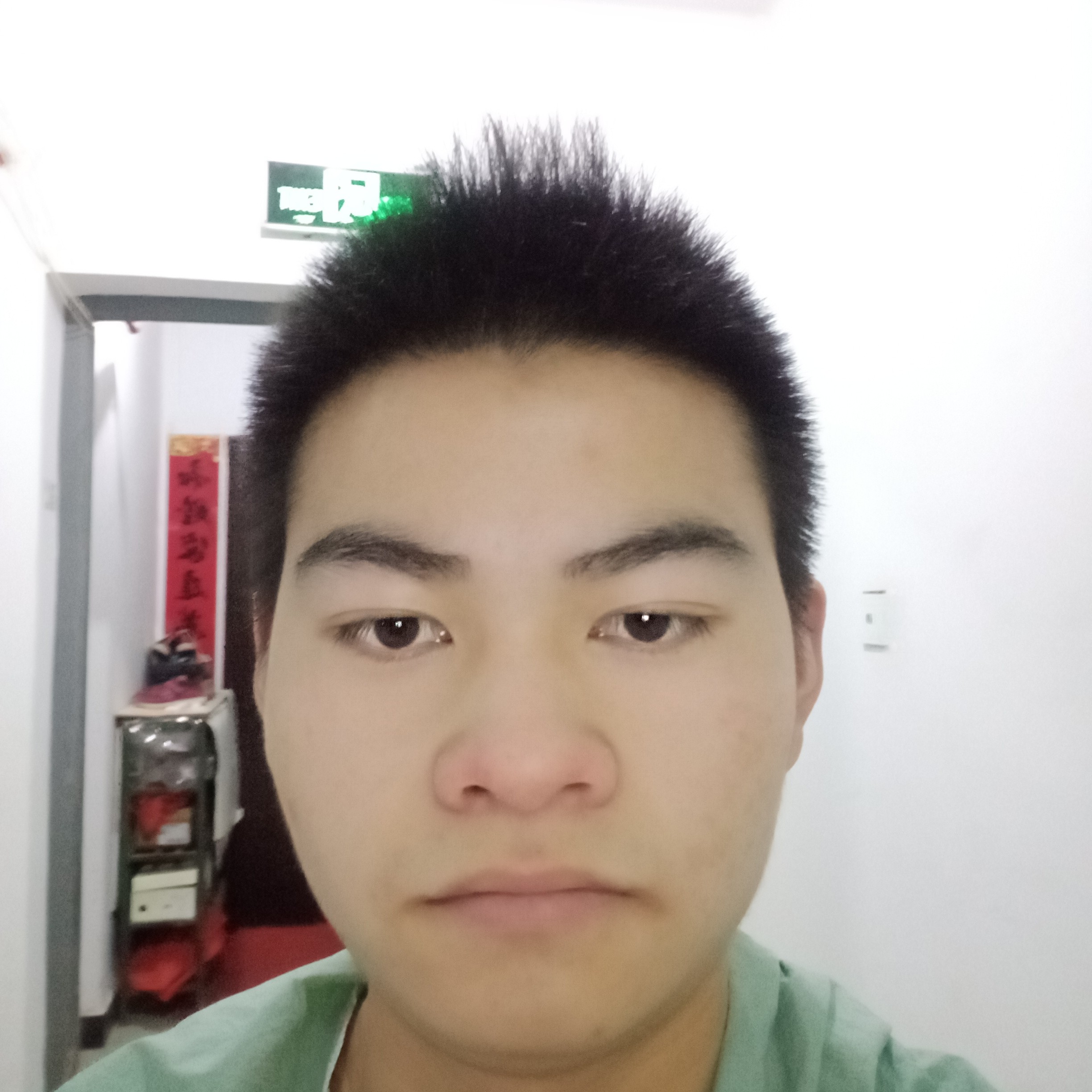 蜗牛深拥炙热的照片
