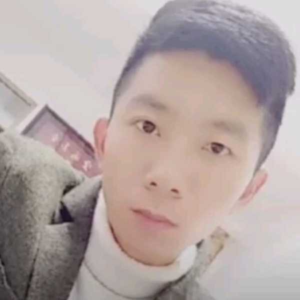 铮铮少年的照片