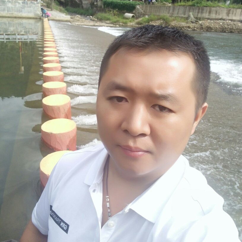 冷月哭泣的照片