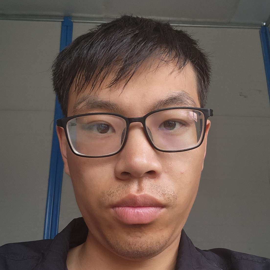 我见青山多妩媚的照片