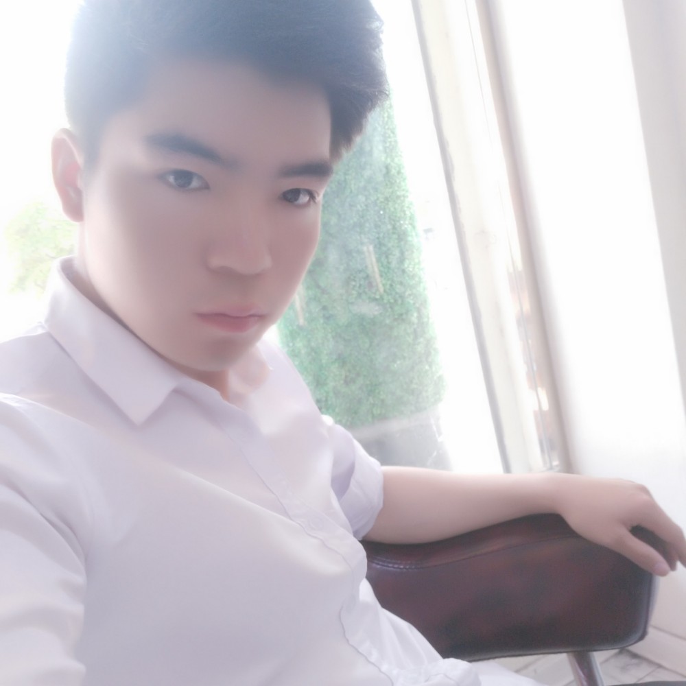 水杯浅吻单薄的照片