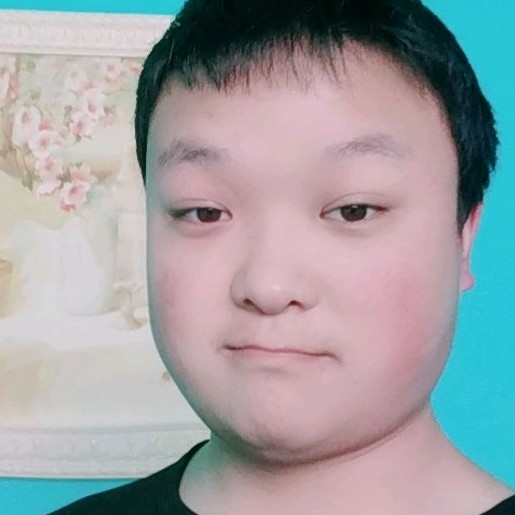 动听深拥硬币的照片