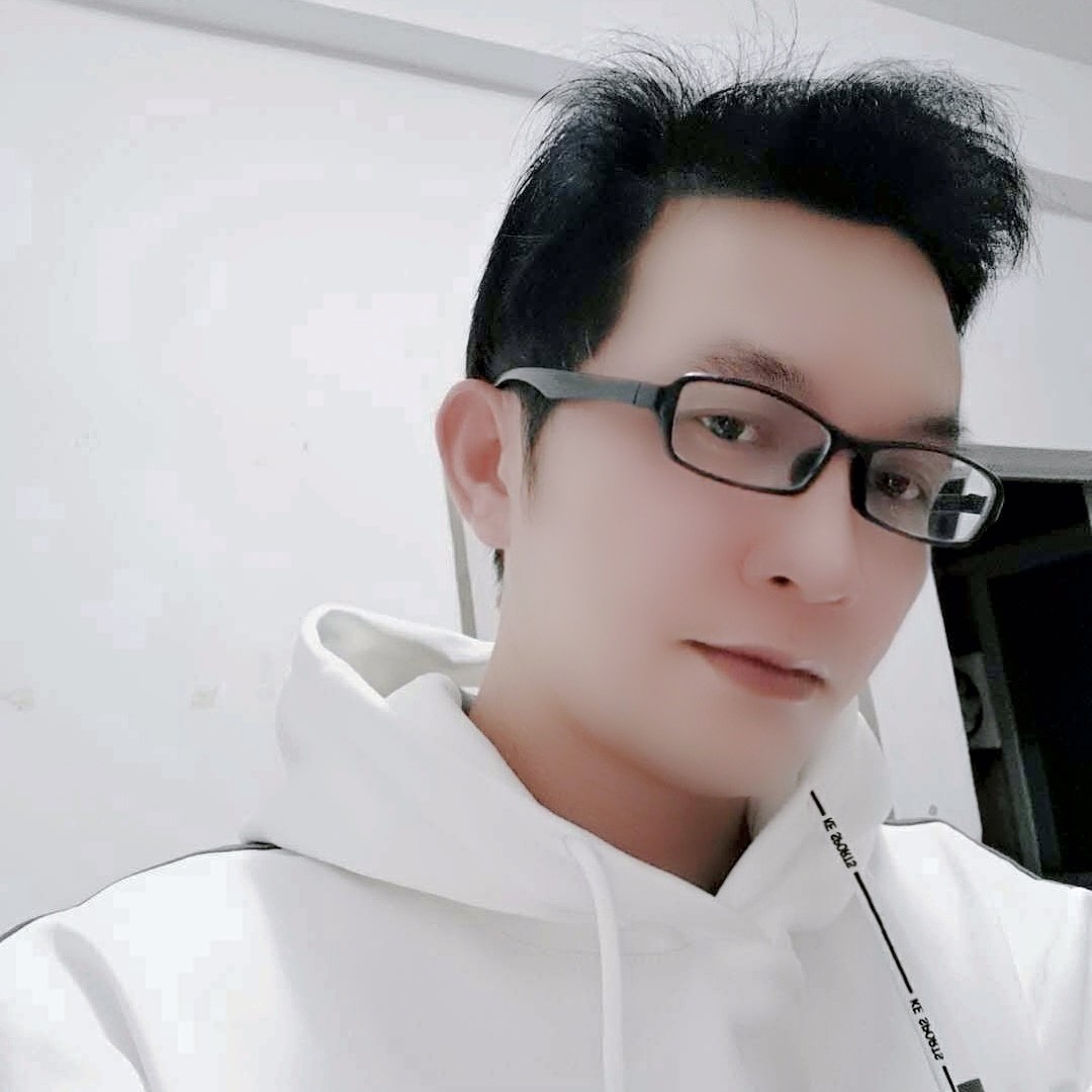 蓝天激昂的照片