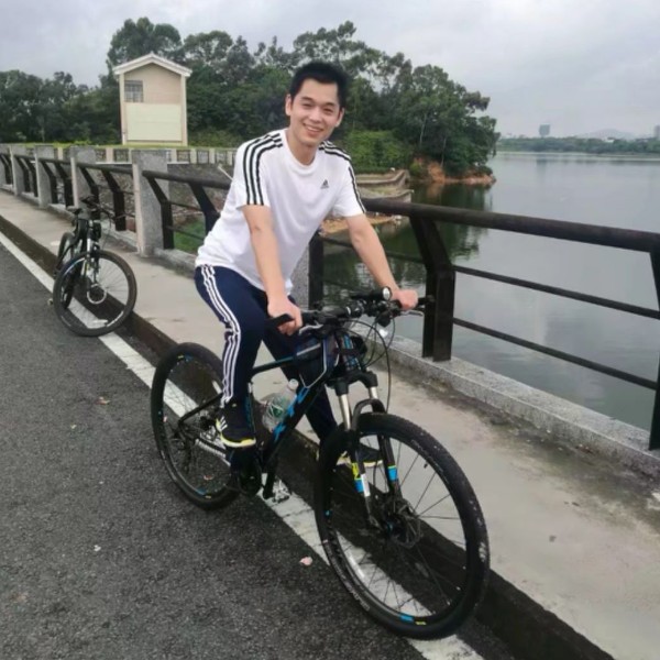 万人中央妳是光的照片