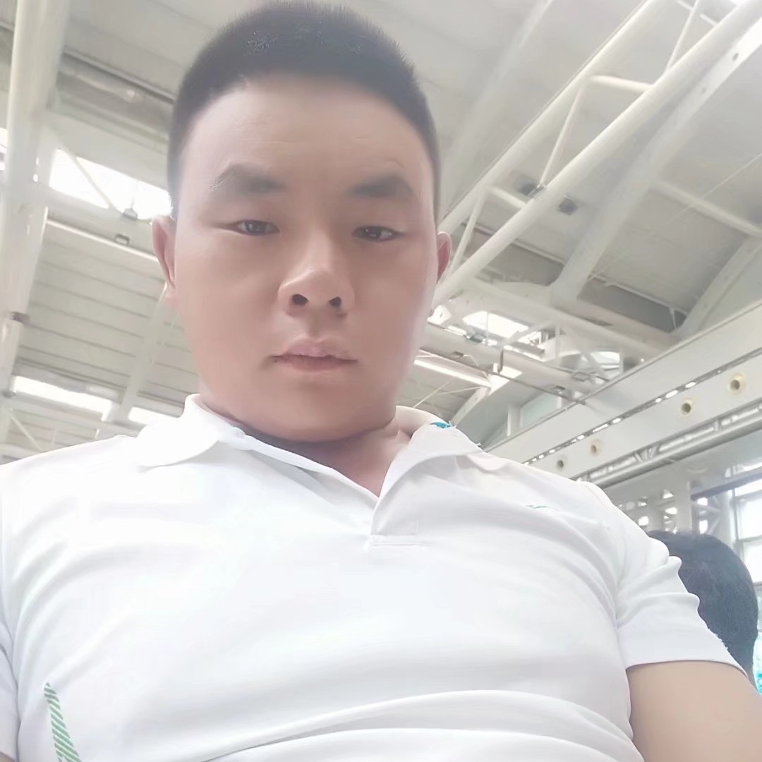 激动拾忆红玫瑰的照片