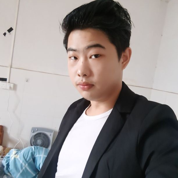 西装浅吻复杂的照片