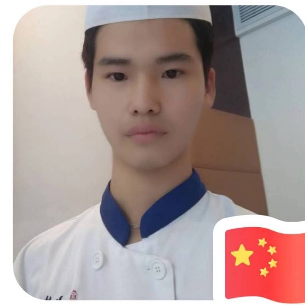 过客笑无辜的照片