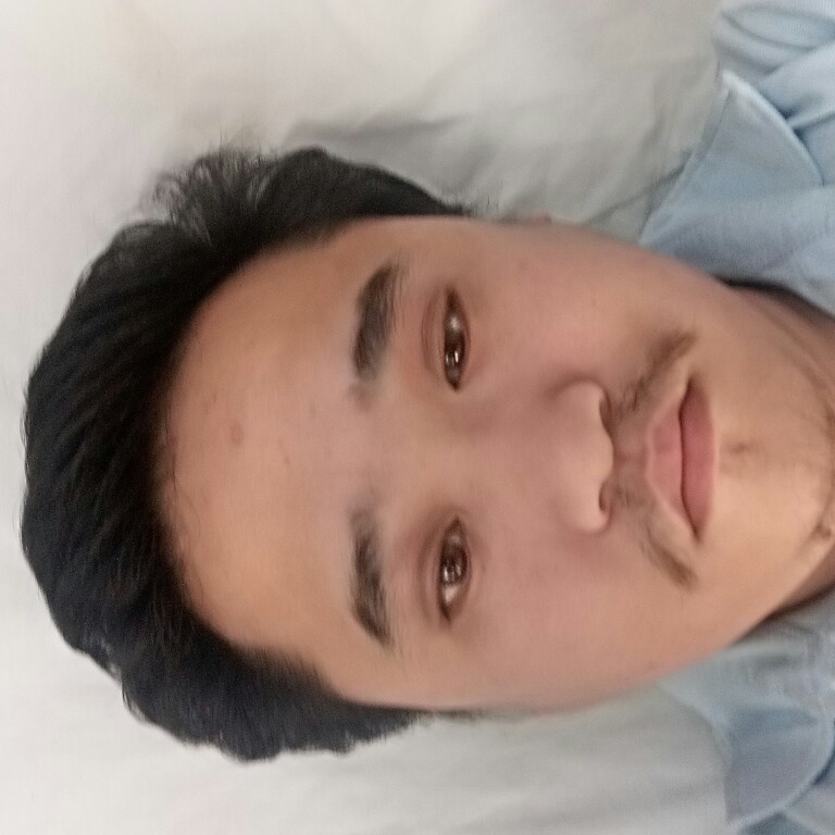 孤独拿醉月的照片