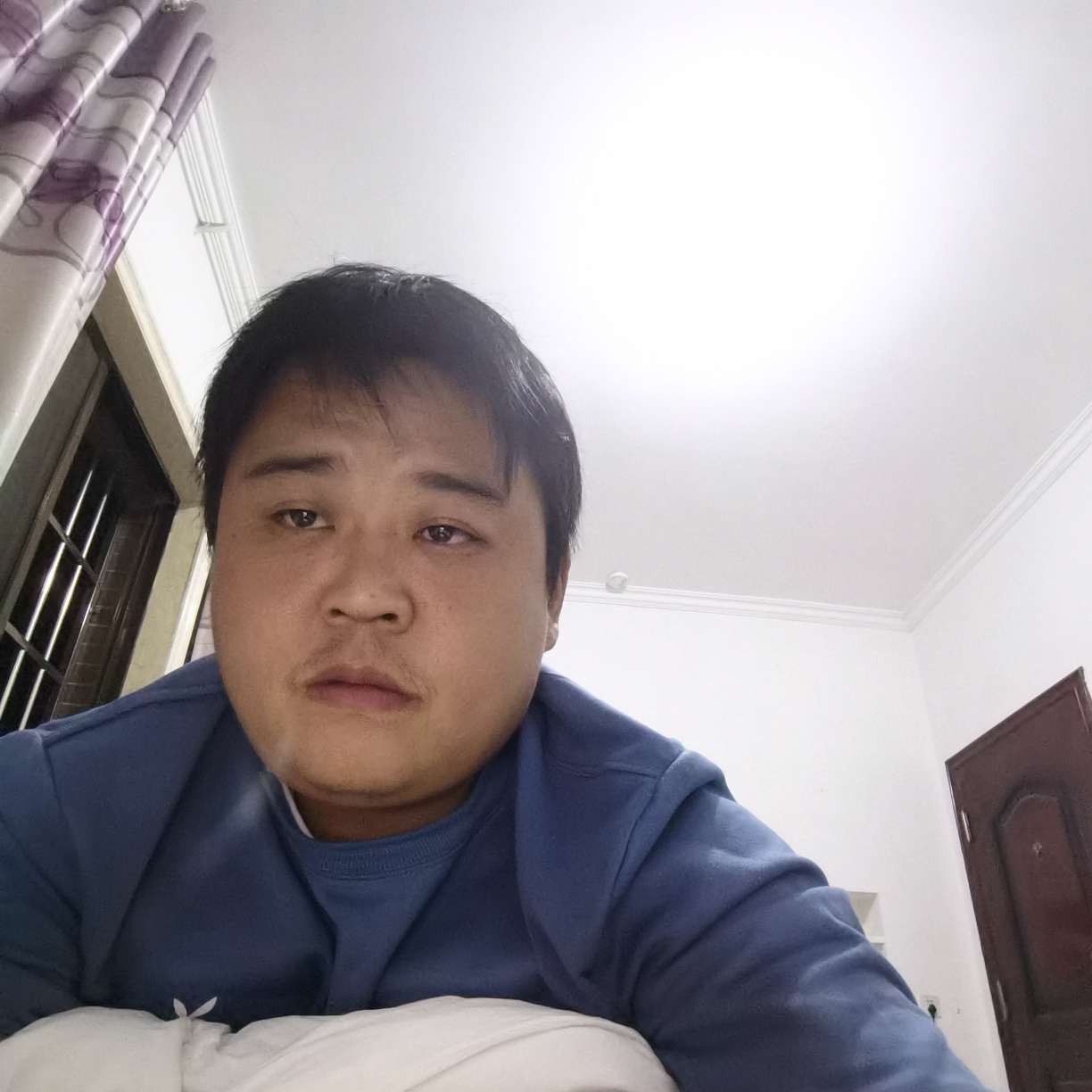 石头回眸无情的照片