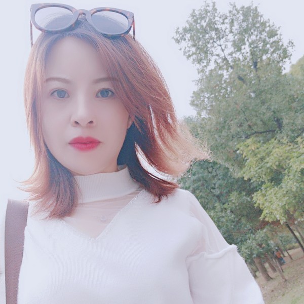 背后的哭泣有谁懂的照片