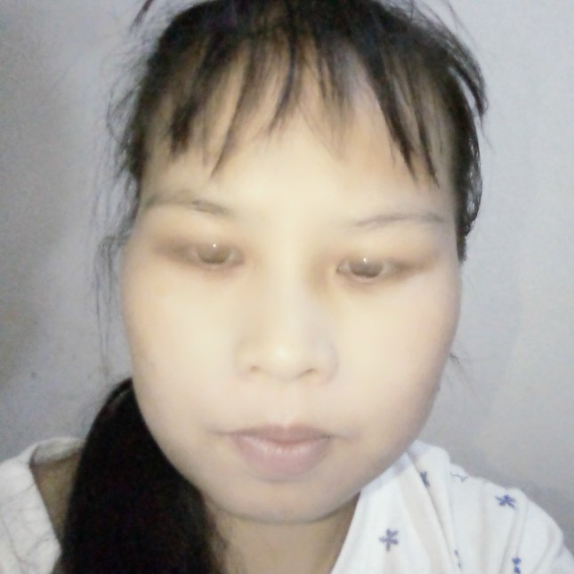 小蜜蜂改变孤單的照片