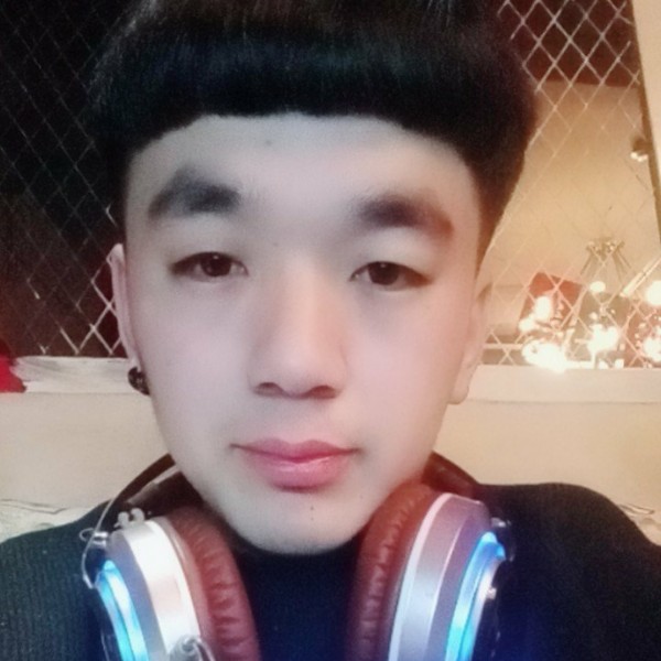 孤心和俊秀的照片