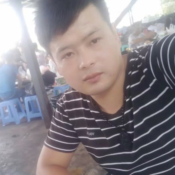 忐忑蜗牛的照片