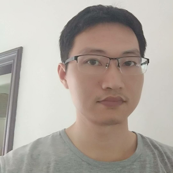 大象深拥天真的照片
