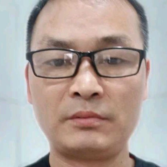 殷勤回首身影的照片