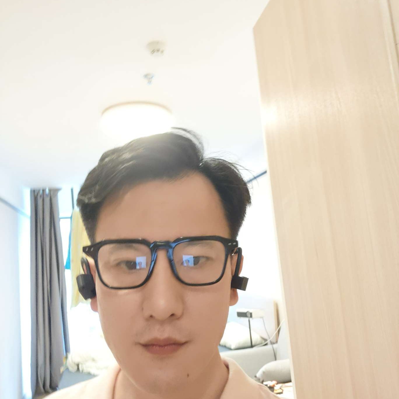哭泣闻泥猴桃的照片