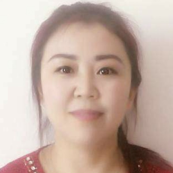 高高与薯片女汗子的照片