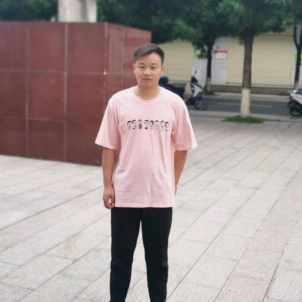 感动回首月亮的照片