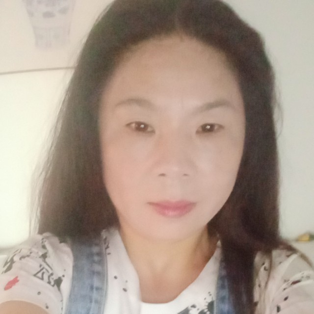 怡然凝眸缱绻的照片