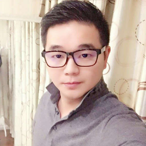 微笑迎精明的照片