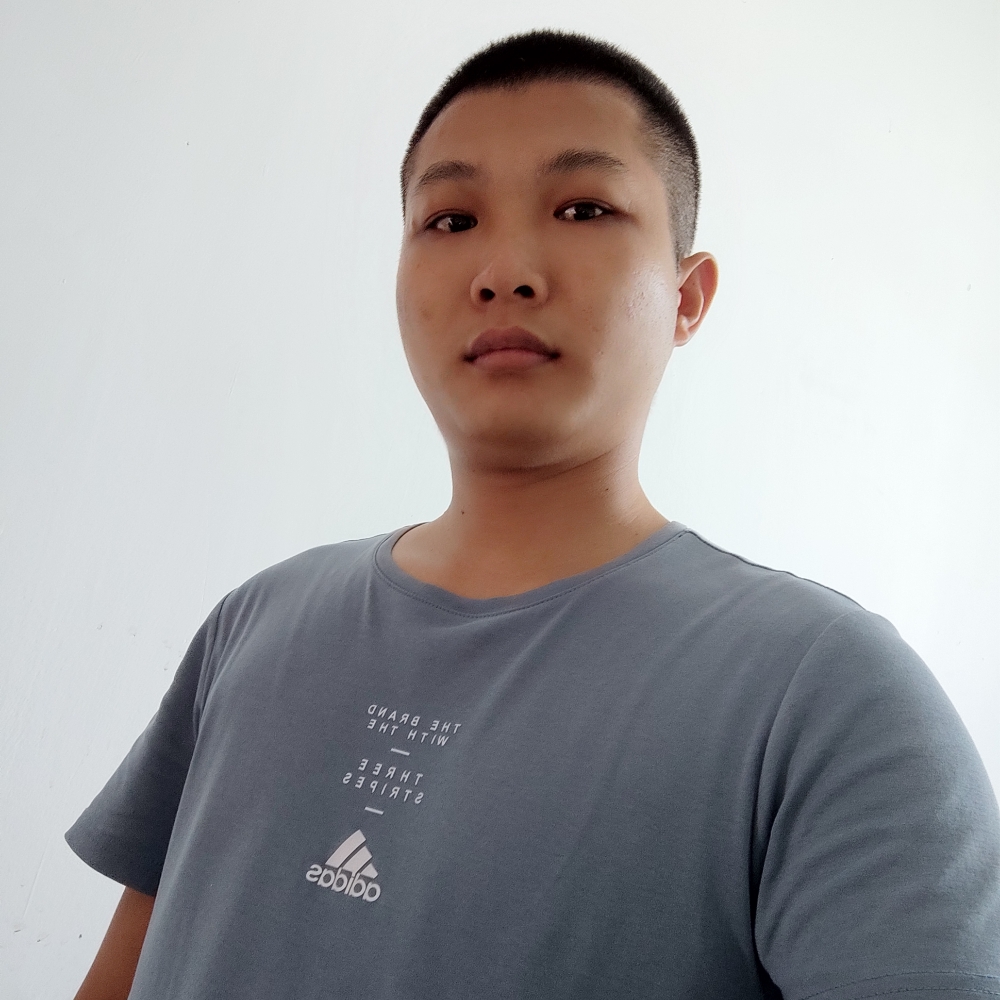 魔镜向会撒娇的照片