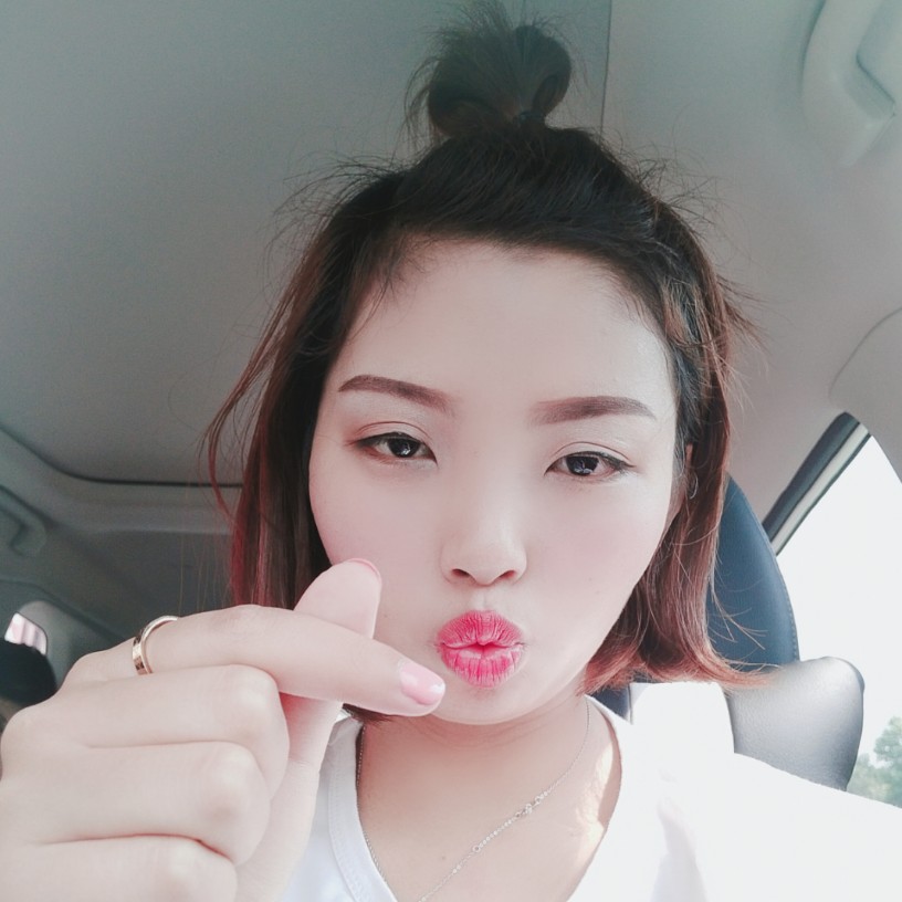 开朗大方美少女的照片