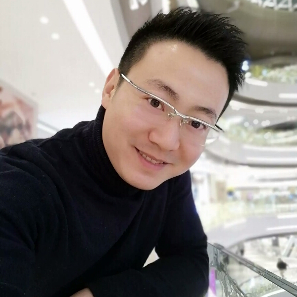 犹豫眼神，的照片