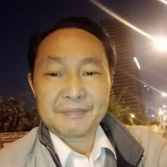 动人打鞋垫的照片