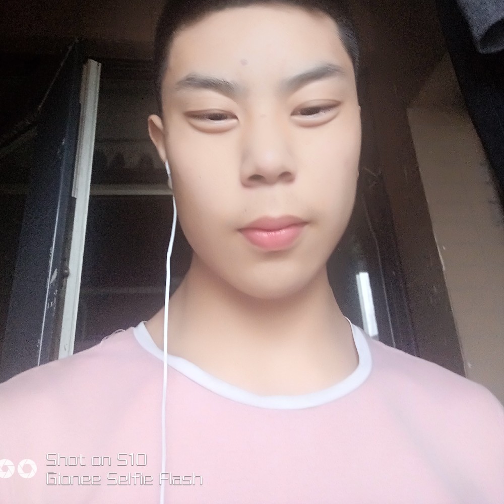 欧阳宵的照片