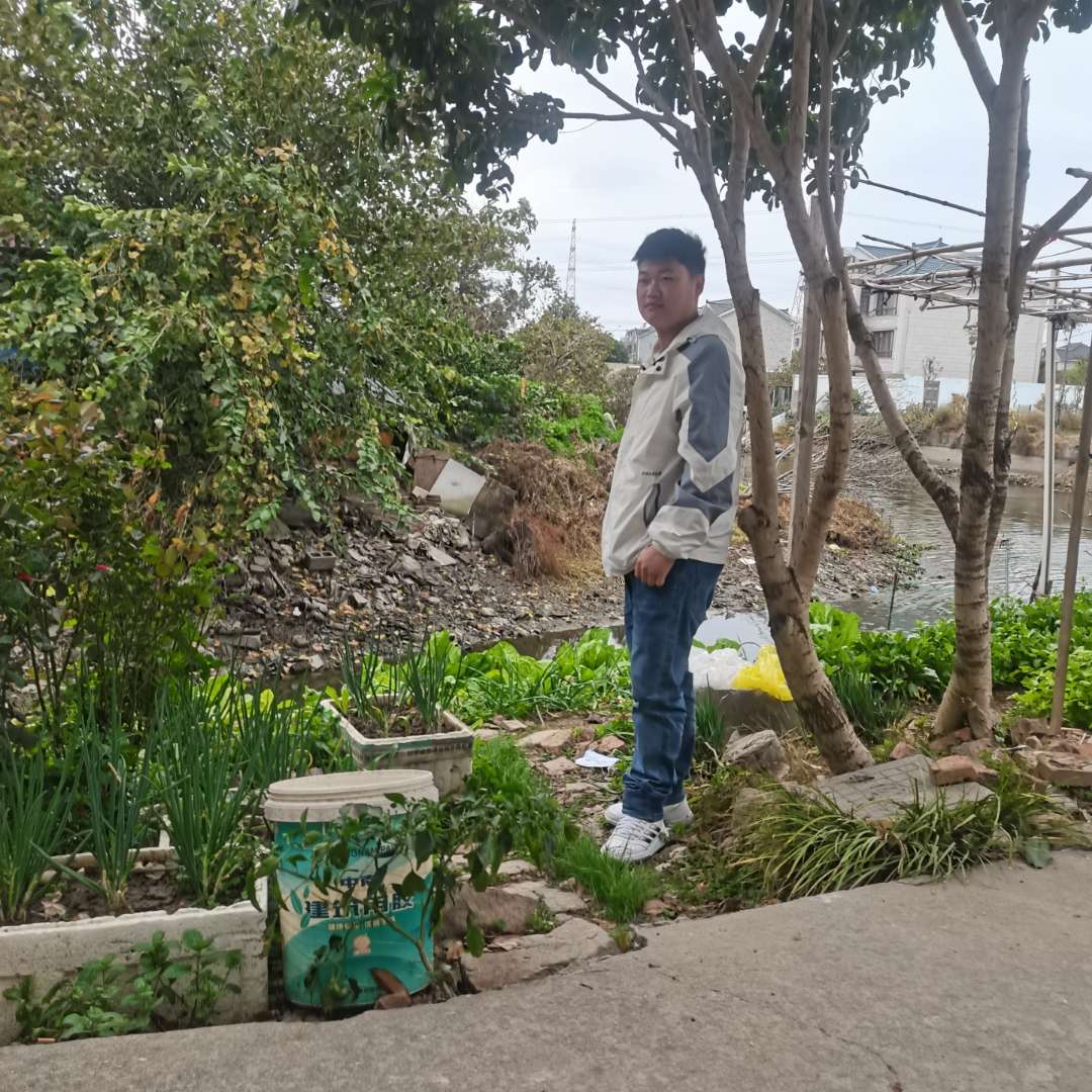微凉踢落寂的照片
