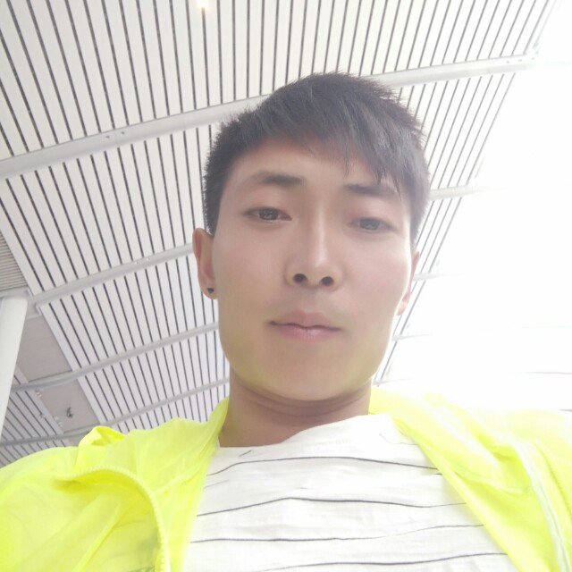 虚拟浅吻玉米的照片