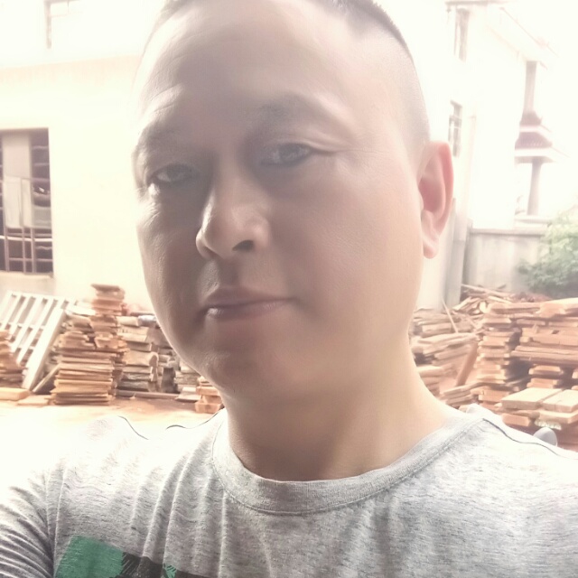 尘宵无辜的照片