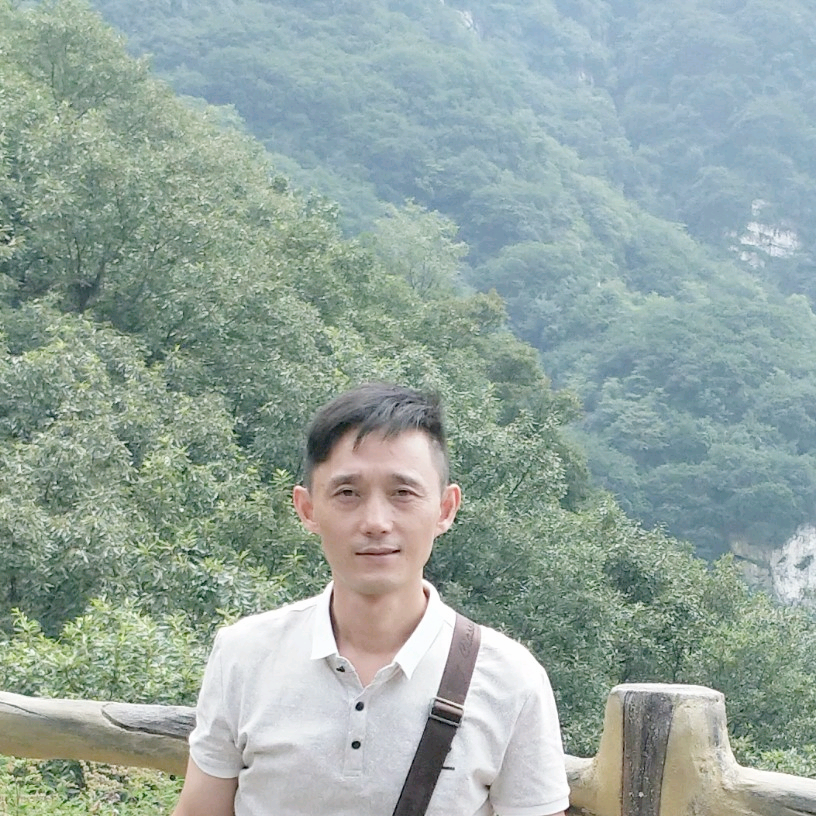 独狼、的照片