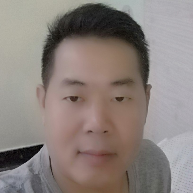 蓝天一柱的照片