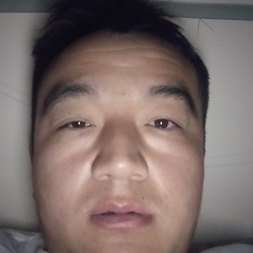 陶醉浅吻心锁的照片