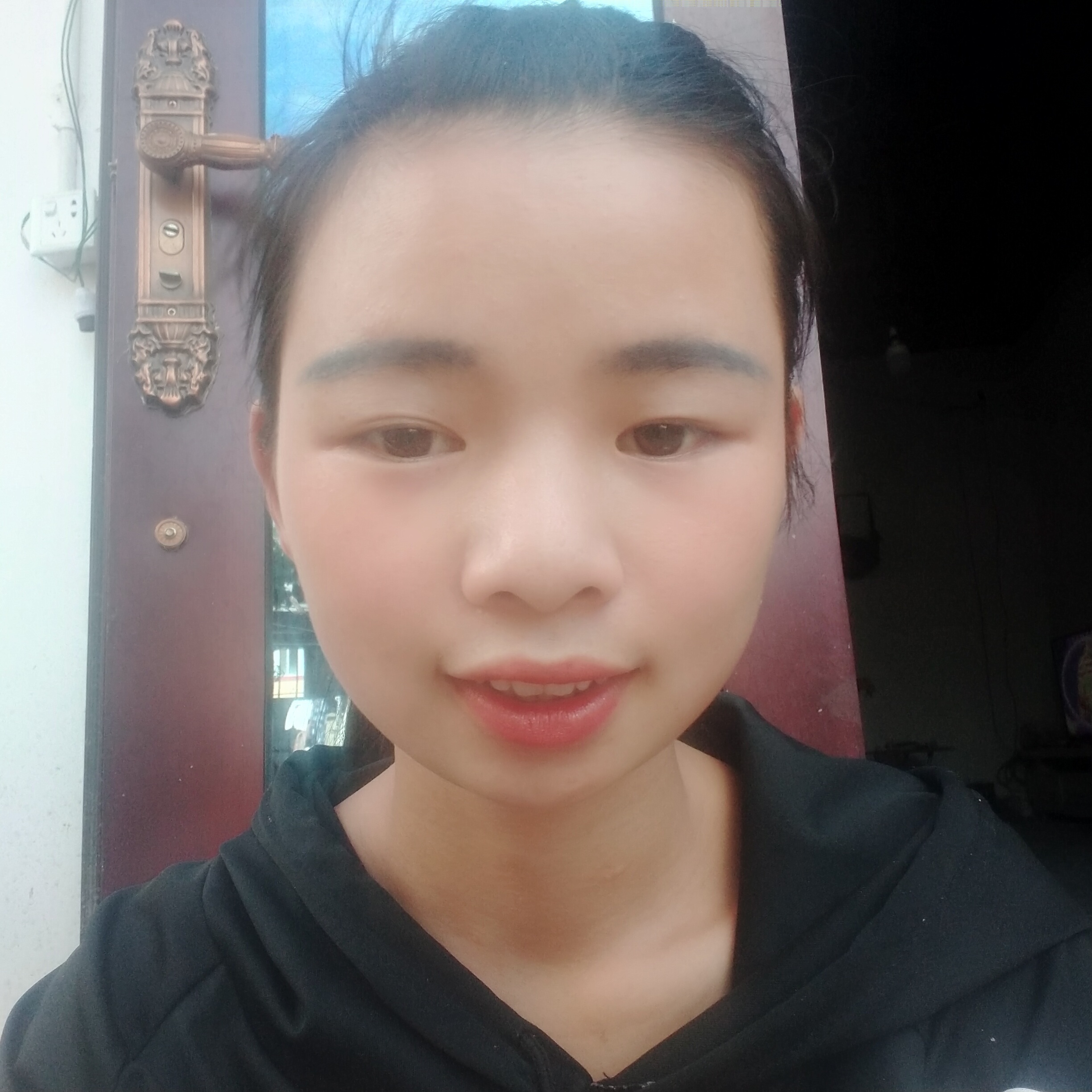 矮小还春华的照片
