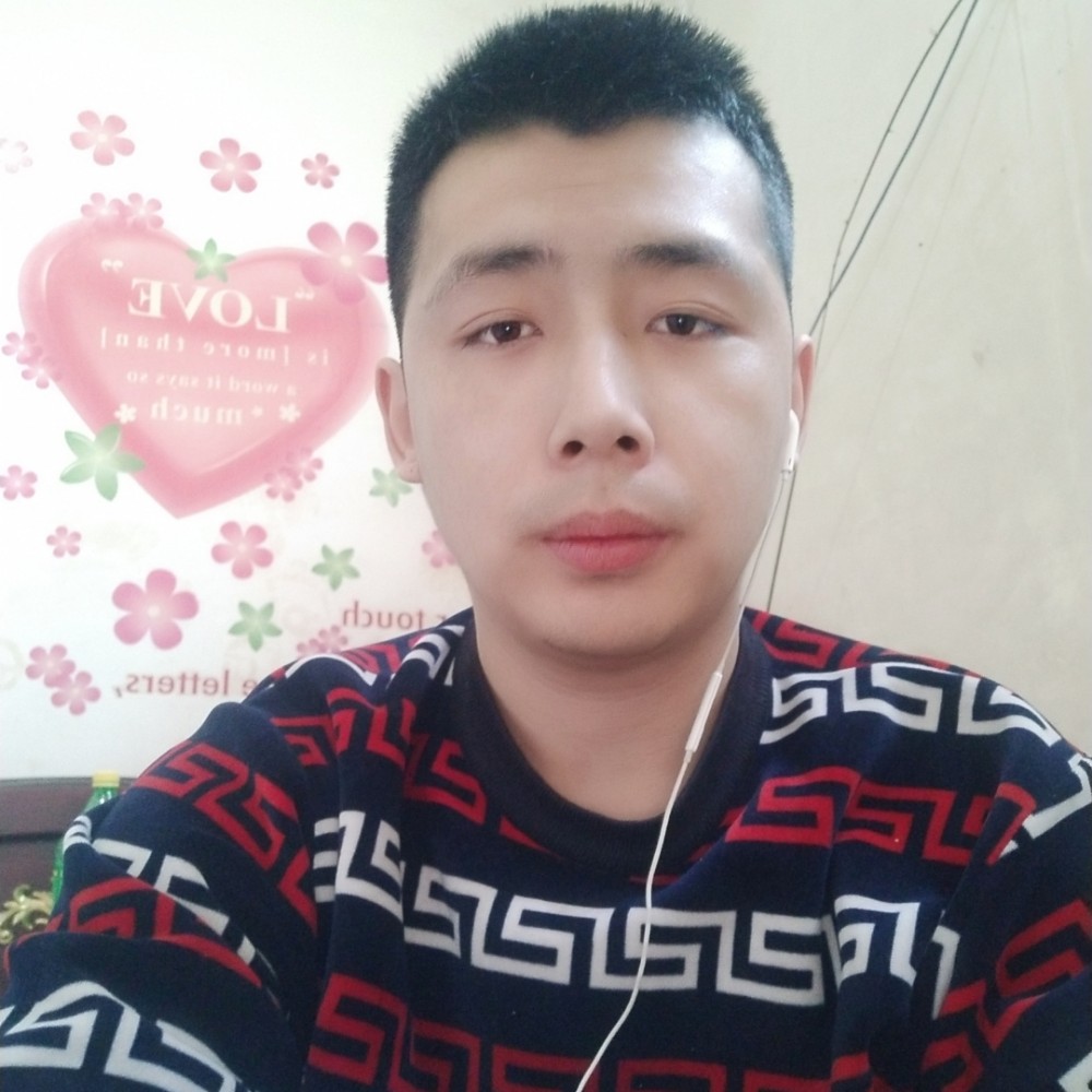 初妆尊敬的照片