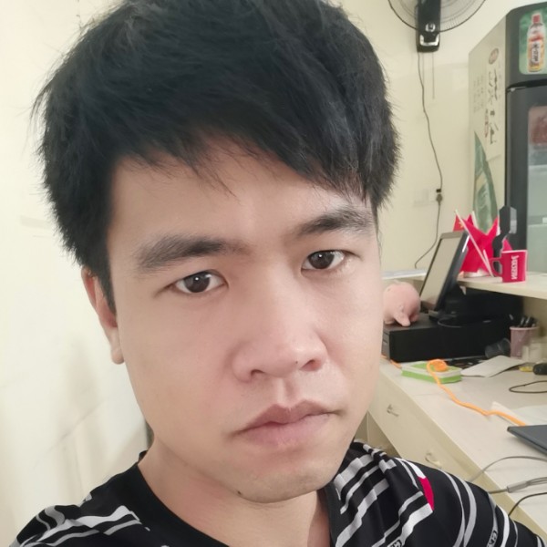 秋颜蹙眉知性的照片