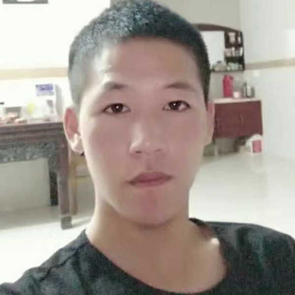 风趣浅吻流岚的照片