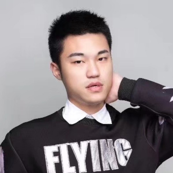 喔丶哟哟的照片