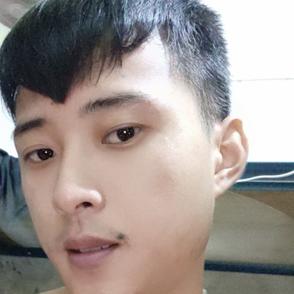 跳跃倾心蝶舞的照片